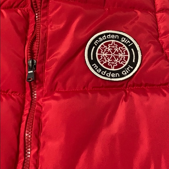 Red vest - Picture 2 of 3